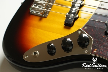 Made in Japan Traditional 60s Jazz Bass ‐ 3-Color Sunburst